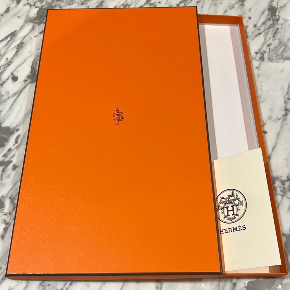 Hermes signature box
